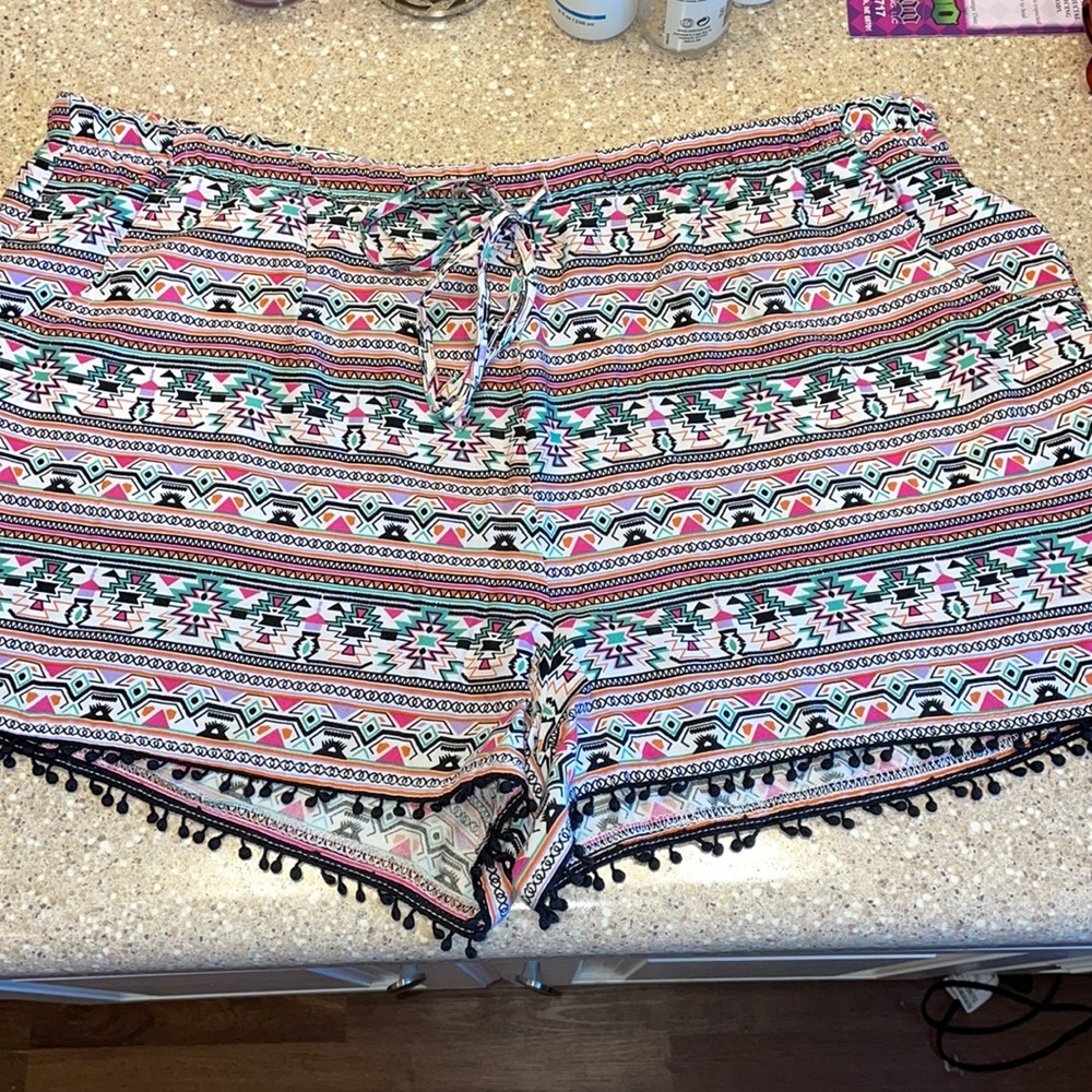 Aztec shorts - Picture 2 of 5